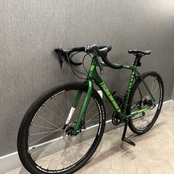 Beautiful Bicycle Diamondback Gravel Bike 