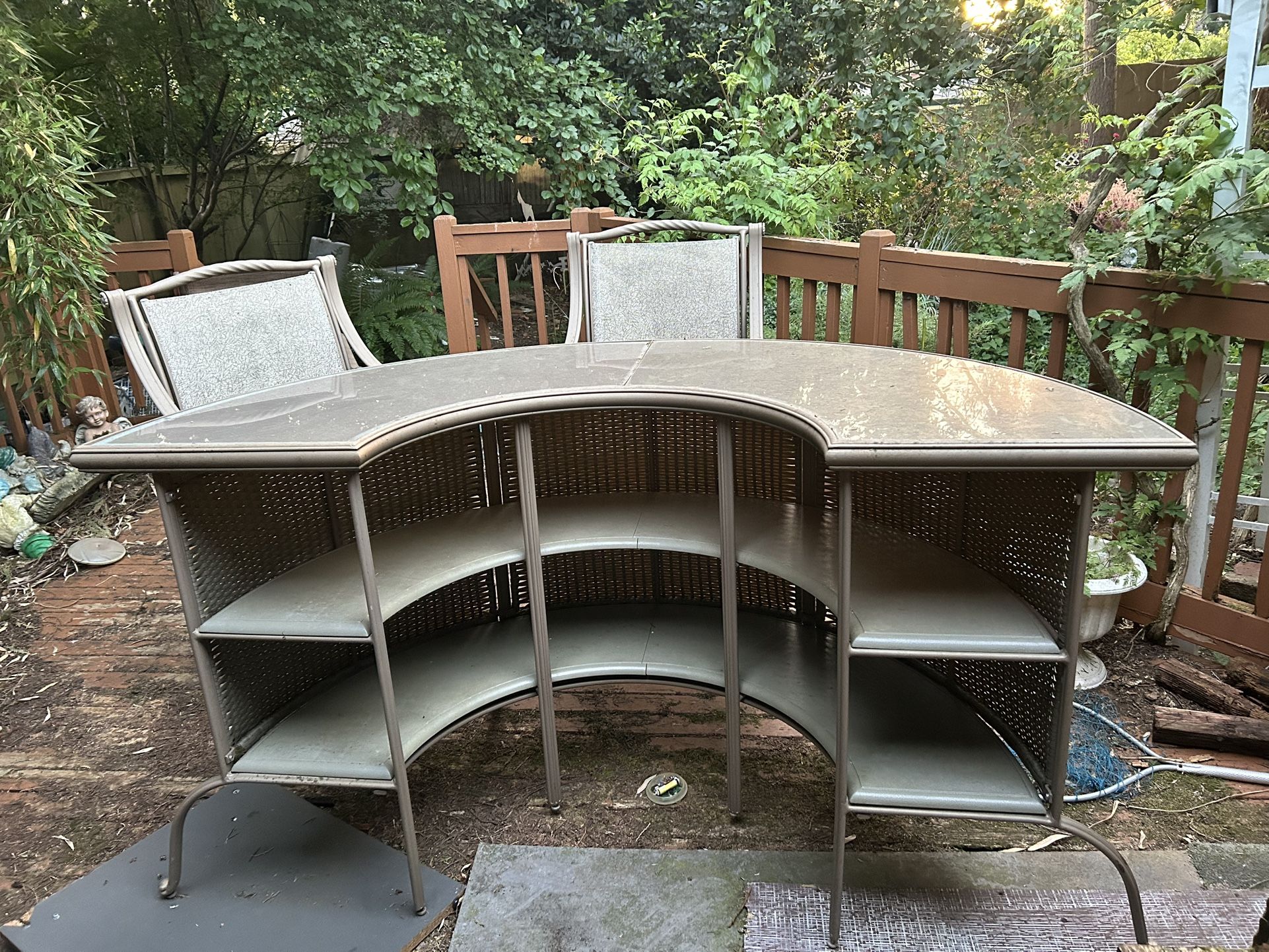 Bar Lounge & 2 Chairs