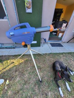 Zooka pitching machine