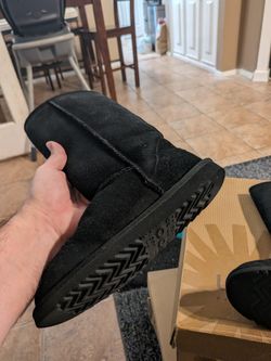 Uggs Size 4 Black