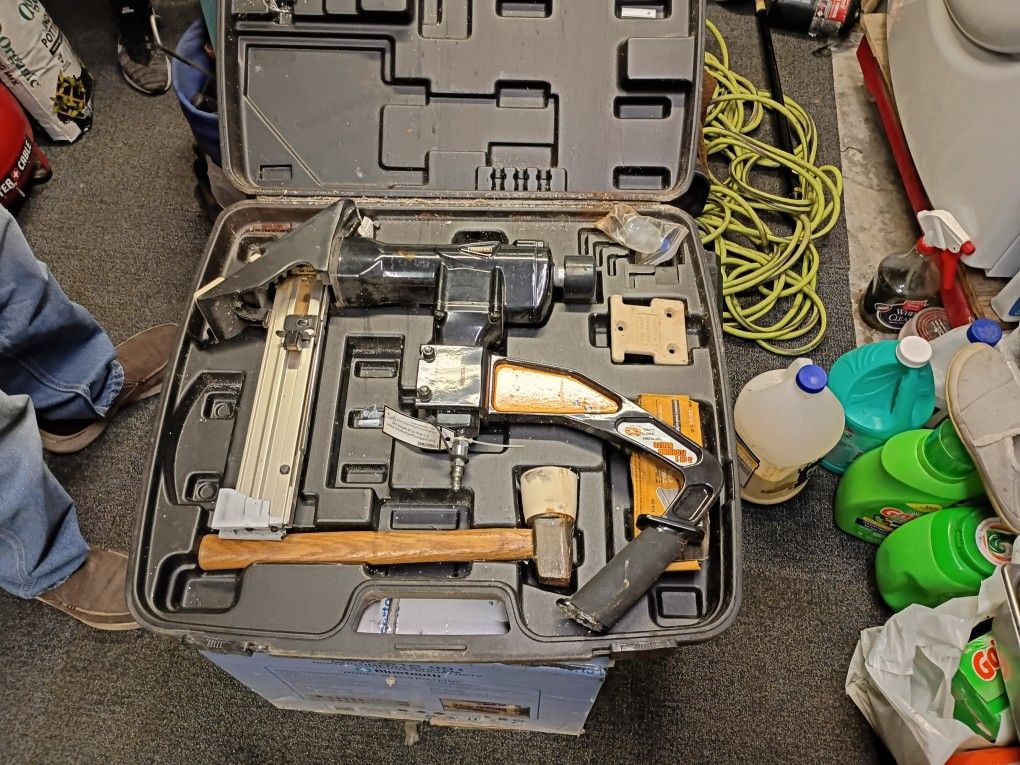 Pneumatic 3 In 1 Flooring Nailer