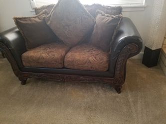 Living room with coffee table and end tanle