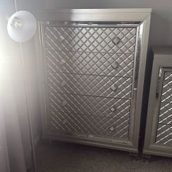 Queen Size Complete Bedroom set 