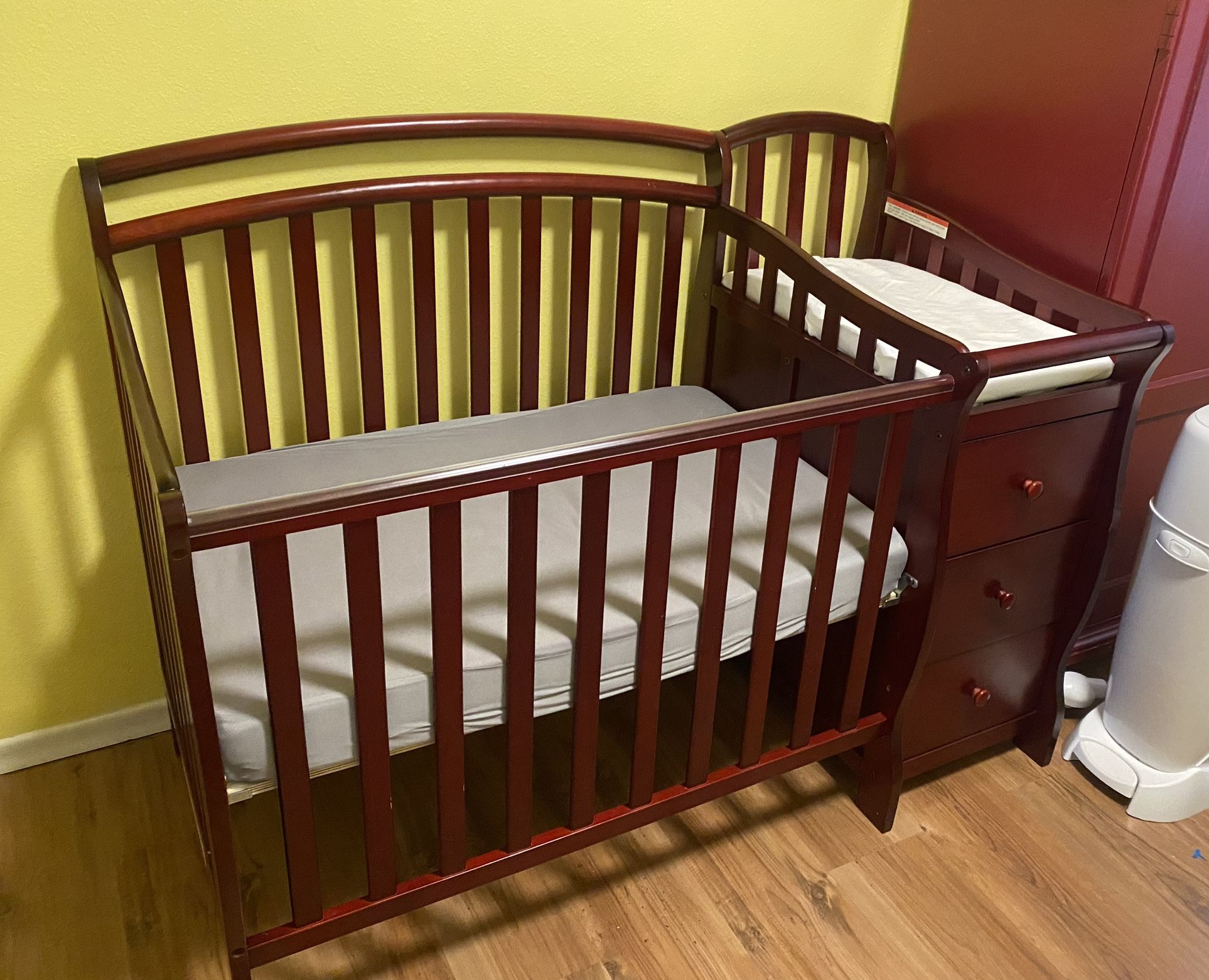 Dream On Me Crib/changing Table