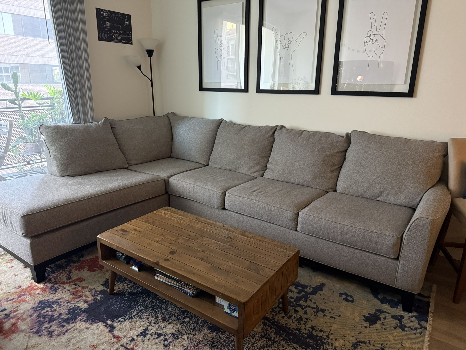 Sectional Couch/Sofa with Chaise