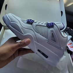 Air Jordan Retro 4 Metallic Purple size 9