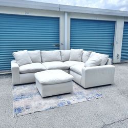 White Sectional Couch With Ottoman, Free Delivery!🚚 