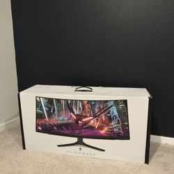 Alienware 34” Ultra Wide 2K OLED 165Hz Gaming Monitor 