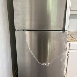 Refrigerator for sale 