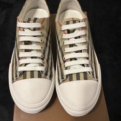 Burberry Shoes 