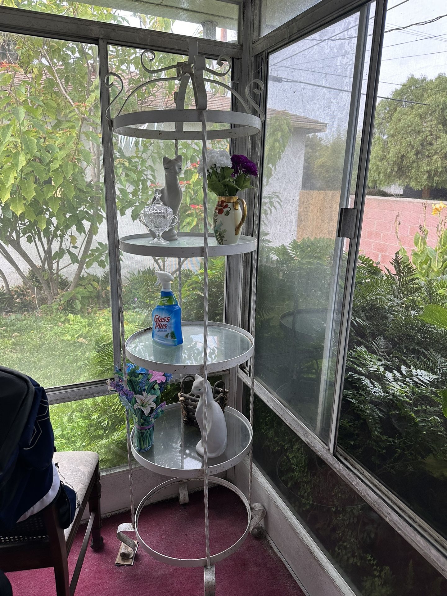 White Wrought Iron 4 Tiered Exagere/Bakers Rack/Plant Or Display Stand