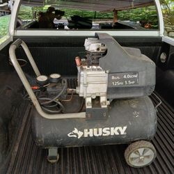 Husky 8gal Air Compressor In Excellent Condition, Works Great 