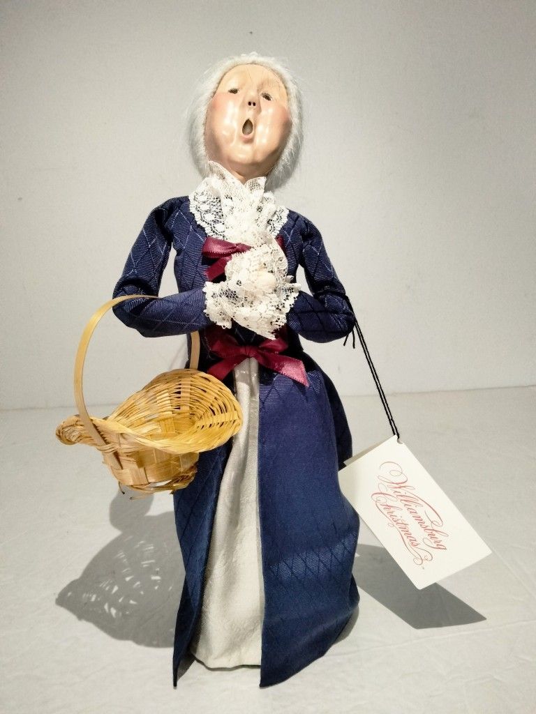 2000 Byers’ Choice Carolers Williamsburg Collection Grandmother 12" Figurine, With Tag!