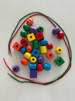 Melissa & Doug Lacing/Stringing Beads for Toddlers