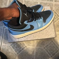 Jordan 1 Low Black University 
