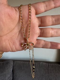 nNECKLACE