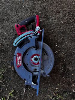 Milwaukee FUEL Cordless Circular Saw