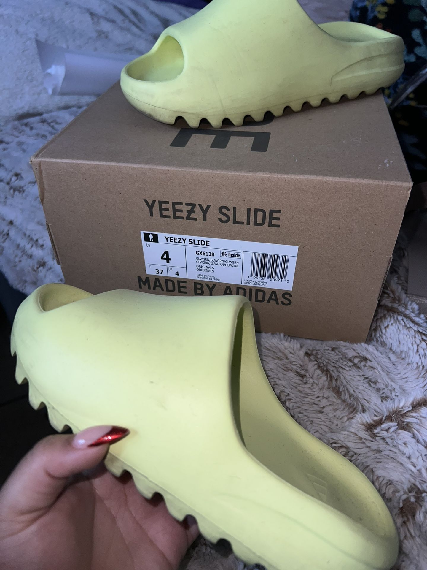 Yeezy Slides Kids 'Glow Green'
