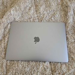 MacBook Pro M2 2022