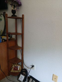 Corner shelf