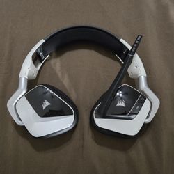 Corsair Void RGB Elite Wireless 7.1 gaming headset with mic