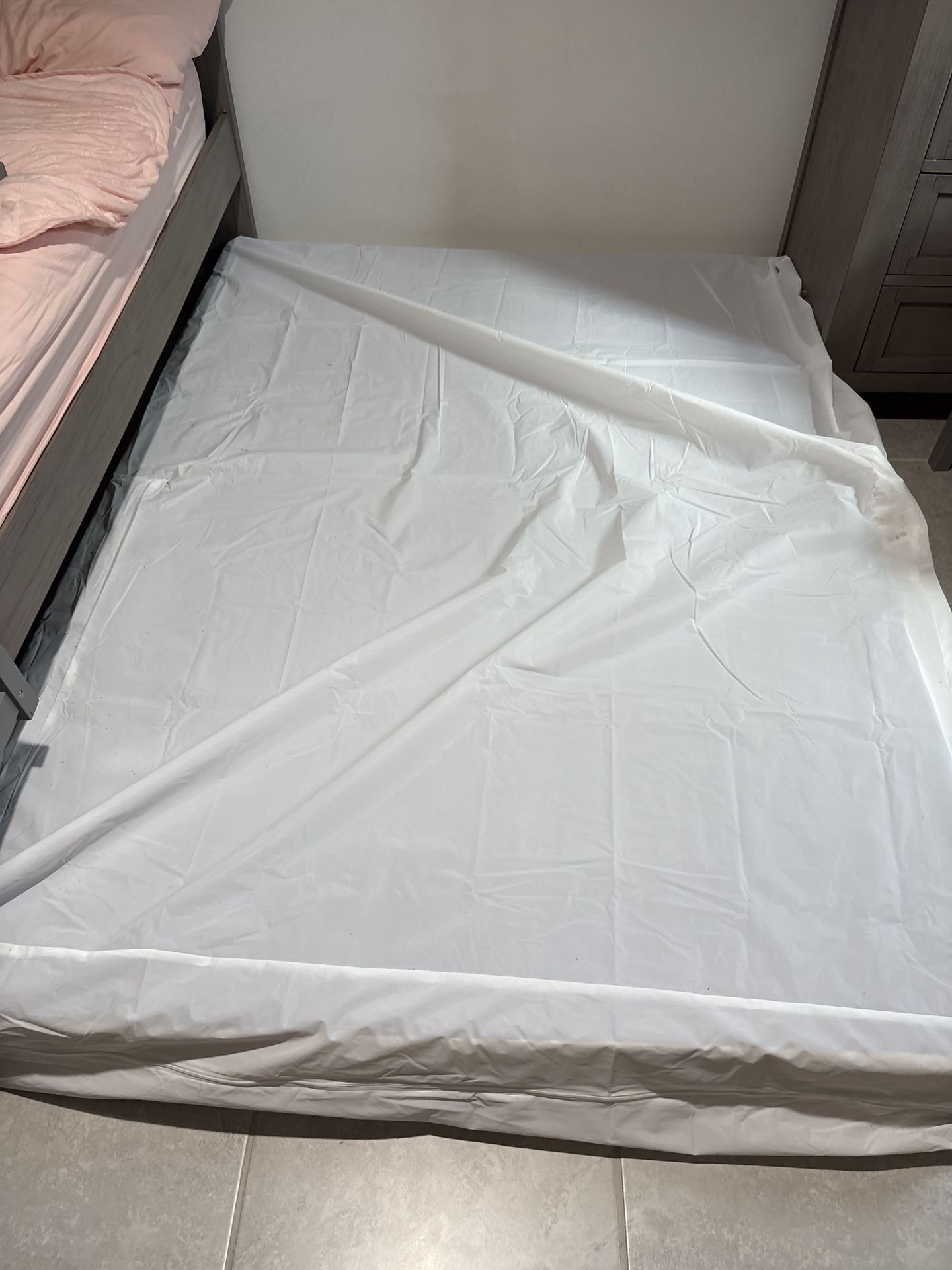 Full Size box Spring $25 (read Description)