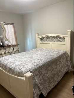 Queen wood bed