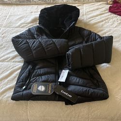 BEBE BRAND NEW BEAUTIFUL JACKET SIZE SMALL