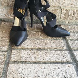 Liliana Black Heels 