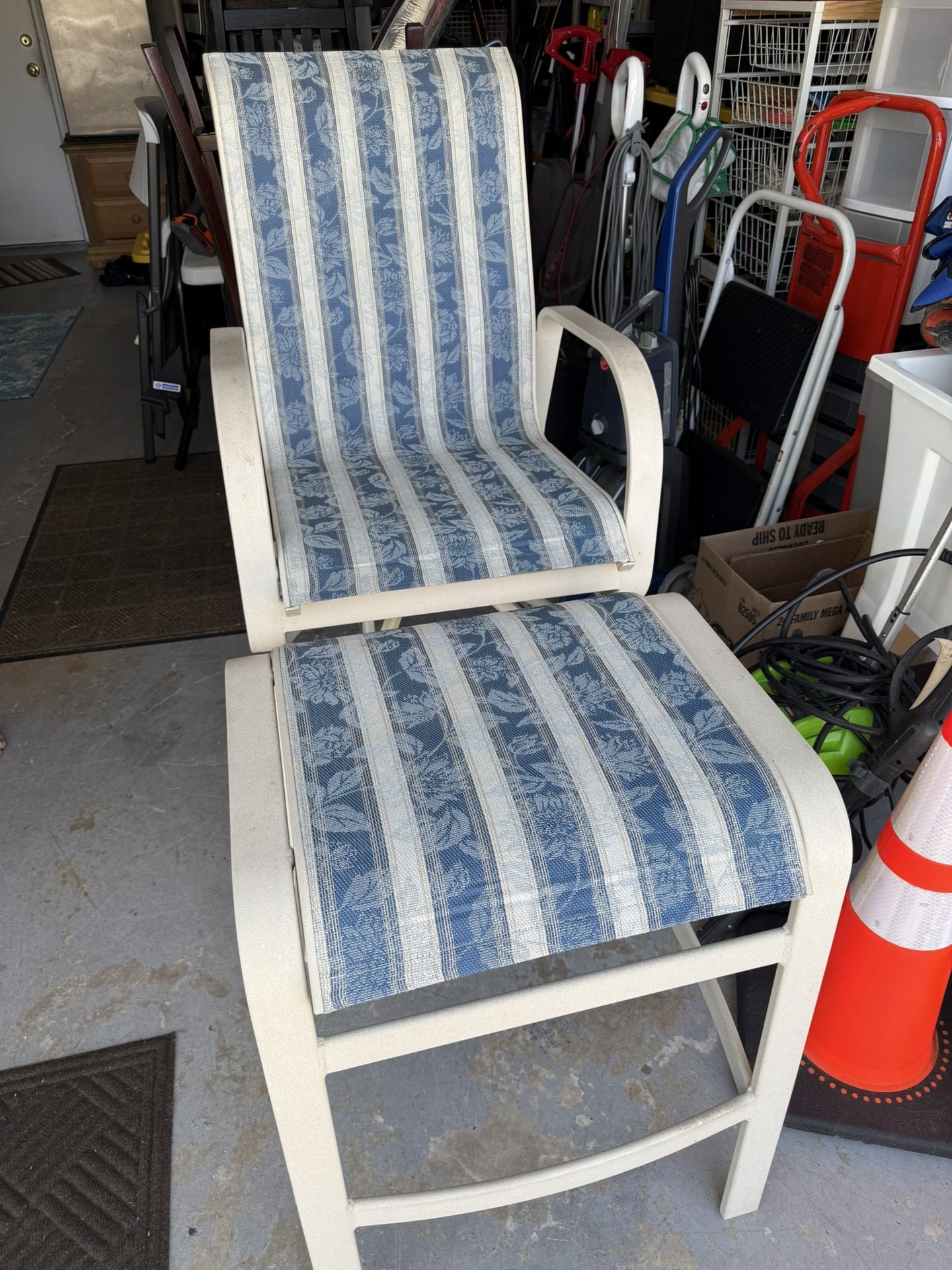 Swivel Bar Stool With Ottoman
