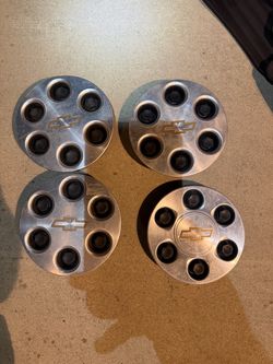 Chevrolet 6 Lug Wheel Center Caps - Set of 4
