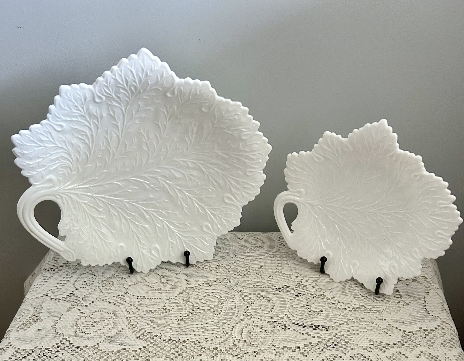 Set Of 2 Vintage Fenton ‘Trailing Wisteria’ Milk Glass Decorative Candy Dishes