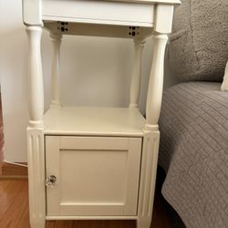Nightstand 