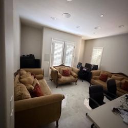 Elegant Traditional 2 Sofas & Loveseat Set