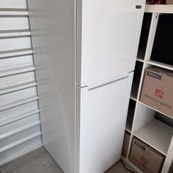 Fridge And microwave 