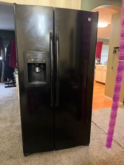 Refrigerator 25.4 cu.ft with dispenser