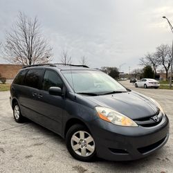 2009 Toyota Sienna LE