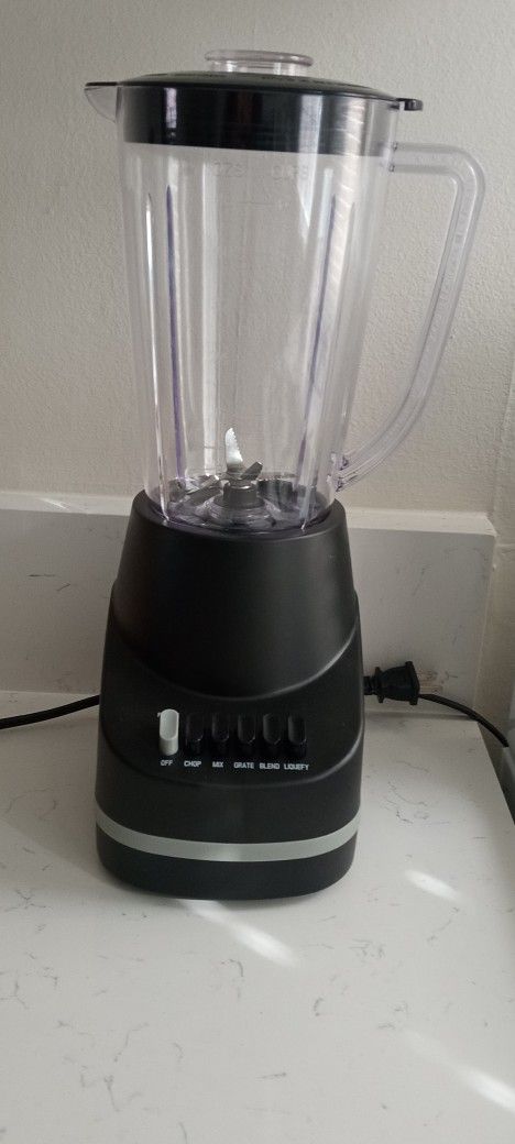 New Walmart Blender -- Never Used