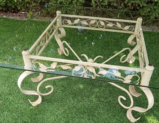 Patio Table w/ Decorative Base