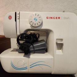 Singer M2100 Sewing Machine
