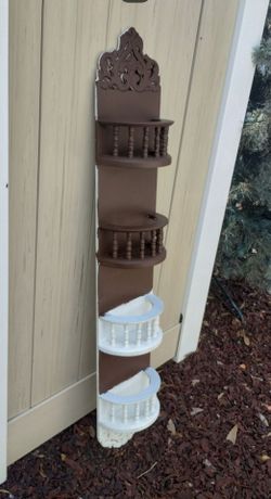 Decorative wall shelf
