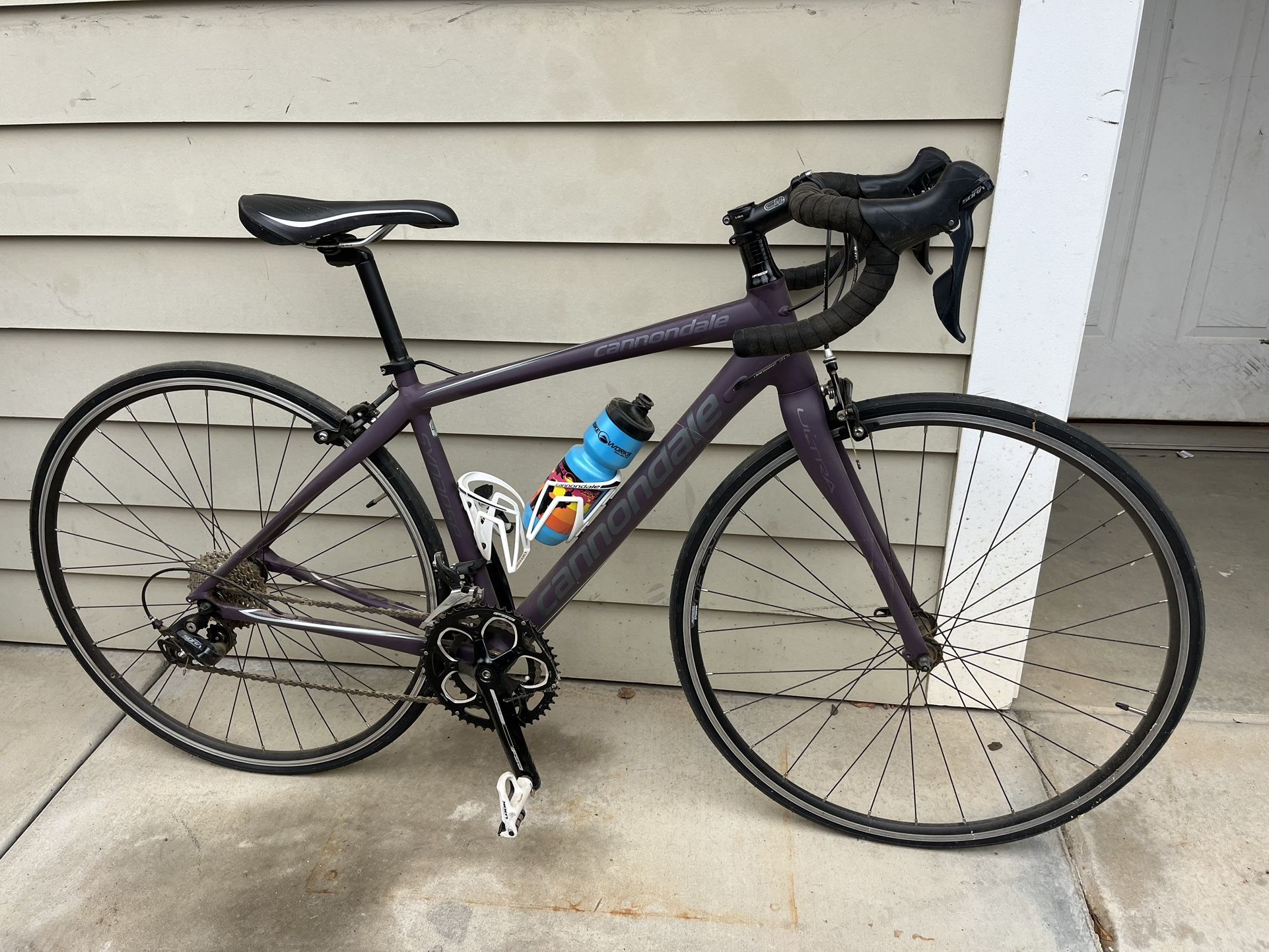 Women’s Cannondale Road Bike