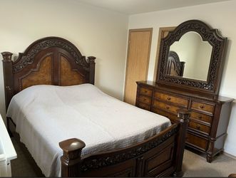 Queen size bedroom set