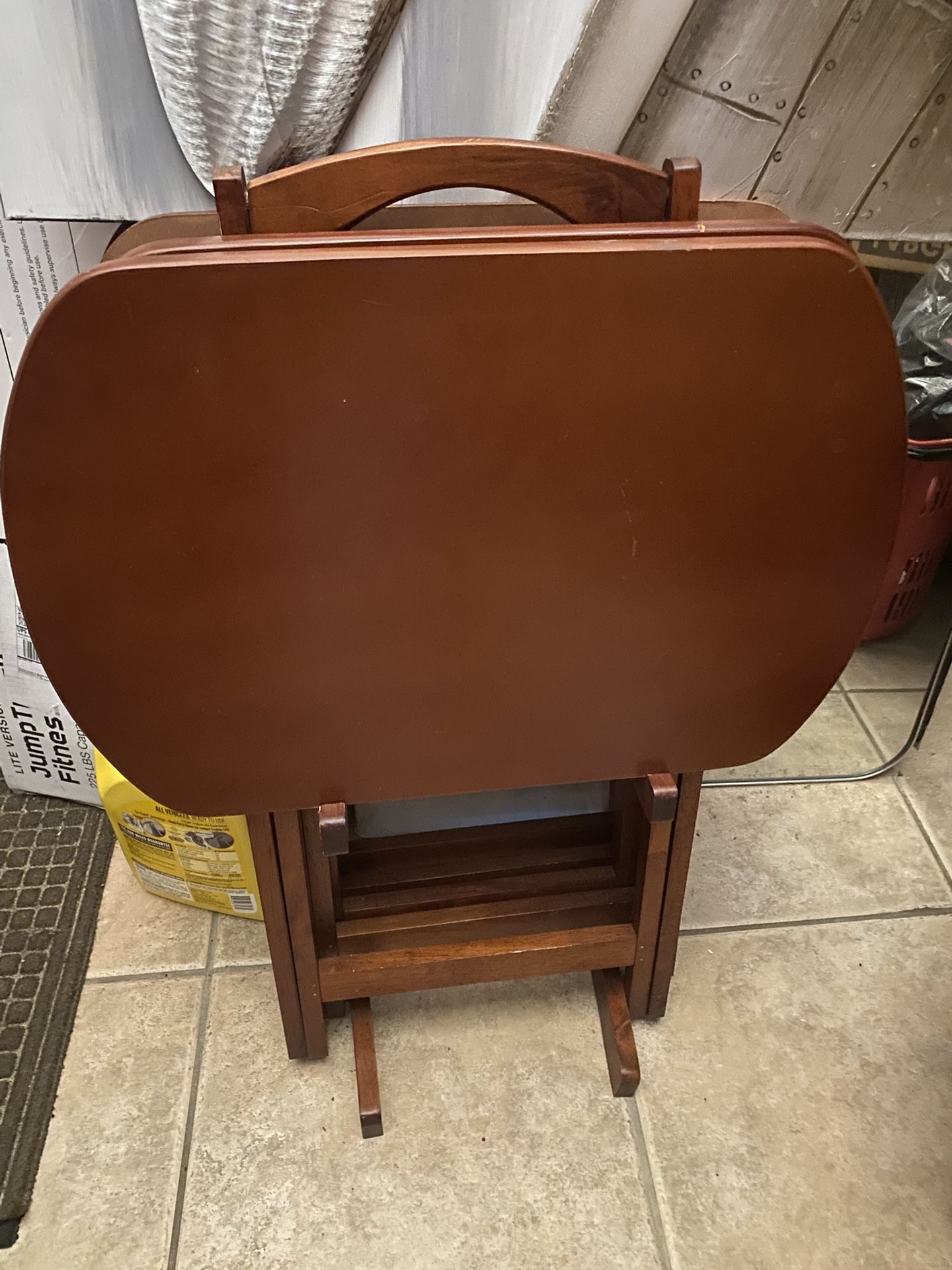 Nice Tray Table Set