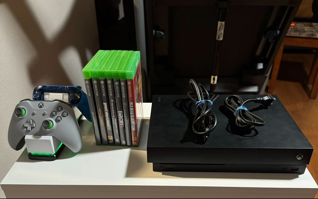 Xbox One X 1TB