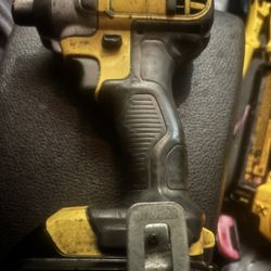 Dewalt Quarter Drive Impact screw gun