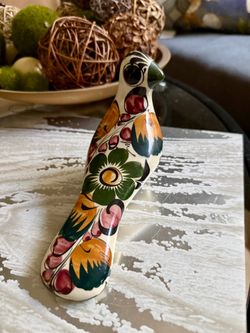 Beautiful Vintage Tonala Mexican Pottery Bird Figurine   Hand-painted ceramic bird figurine is crafted in the traditional Tonala style. It has a cream