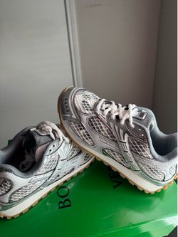 Bottegas ( Size 38 )(8 in women)