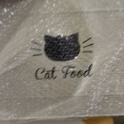 Cat food container