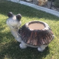 New Flower Pots Made Out Of Resin 